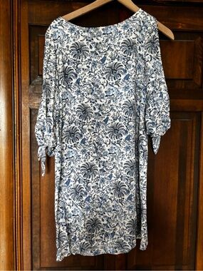 princess polly baby blue dress H&M floral white and blue mini dress Size 4 - $9 (64% Off Retail) main image 1